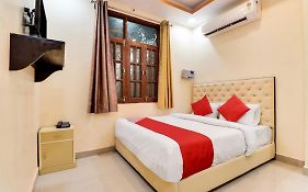 Kings Hotel & Banquet Hall